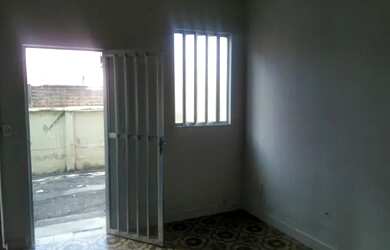 Imagem: A casa possui 1 Dormitório, 1 Banheiro e está localizado