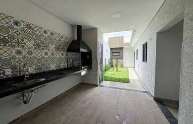 Imagem: A casa em condomínio possui 3 Dormitórios, 3 Banheiros, 2