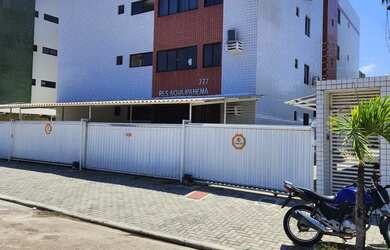 Imagem: A casa possui 3 Dormitórios, 2 Banheiros, 1 Vaga na garagem