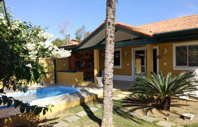 Imagem: A casa em condomínio possui 3 Dormitórios, 2 Banheiros, 1