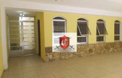 Imagem: A casa possui 3 Dormitórios, 3 Banheiros, 3 Vagas na garagem