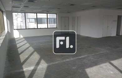 Imagem: O depósito possui 5 Vagas na garagem, 197m² de Área e está