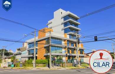 Imagem: O depósito possui 5 Vagas na garagem e 424m² de Área e está