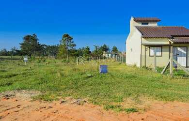 Imagem: O terreno possui 300m² de Área e está localizado em Arroio