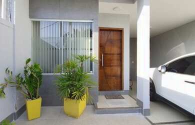 Imagem: A casa possui 3 Dormitórios, 3 Banheiros, 2 Vagas na garagem