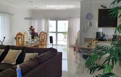 Imagem 8: Casa de Condomínio com 4 Suítes à Venda em Arujá Ville, 230 m²