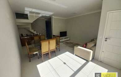 Imagem: A casa possui 3 Dormitórios, 1 Banheiro, 2 Vagas na garagem