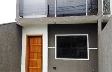 Imagem: A casa possui 3 Dormitórios, 2 Banheiros, 1 Vaga na garagem