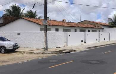 Imagem 2: Vendo casas. Varanda, 1 Banheiroe2 Dormitórios