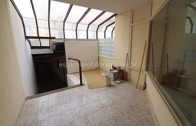 Imagem: O depósito possui 1.200m² de Área e está localizado em