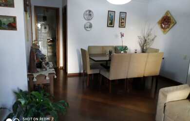 Imagem: O apartamento possui 3 Dormitórios, 1 Banheiro, 2 Vagas na