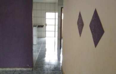 Imagem: A casa possui 2 Dormitórios, 1 Banheiro, 100m² de Área e