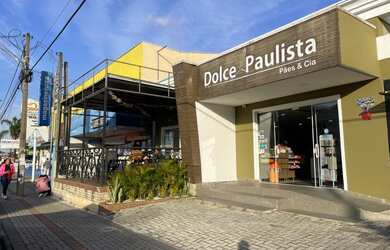 Imagem: O depósito à venda possui 2 Vagas na garagem e 250m² de Área