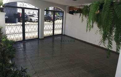 Imagem: A casa possui 4 Dormitórios, 5 Banheiros, 2 Vagas na garagem