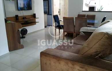 Imagem: A casa possui 5 Dormitórios, 1 Banheiro, 2 Vagas na garagem