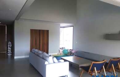 Imagem: A casa em condomínio possui 4 Dormitórios, 4 Banheiros, 5