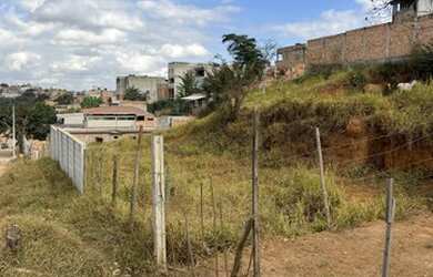 Imagem: O terreno possui 180m² de Área e está localizado em Jardim