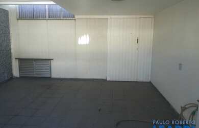 Imagem: A casa à venda possui 2 Dormitórios, 2 Banheiros, 2 Vagas