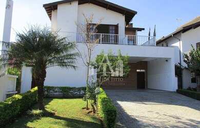 Imagem: A casa em condomínio possui 5 Dormitórios, 5 Banheiros, 5