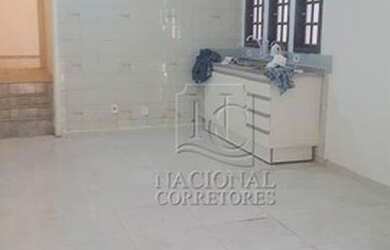 Imagem: A casa possui 2 Dormitórios, 1 Banheiro, 2 Vagas na garagem