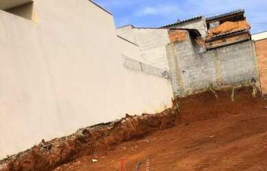 Imagem: O terreno possui 140m² de Área e está localizado em Bragança