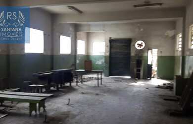 Imagem: O depósito possui 5 Vagas na garagem, 1.150m² de Área e