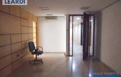 Imagem: O depósito possui 5 Vagas na garagem, 266m² de Área e está