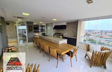 Imagem: O apartamento possui 4 Dormitórios, 2 Banheiros, 5 Vagas na