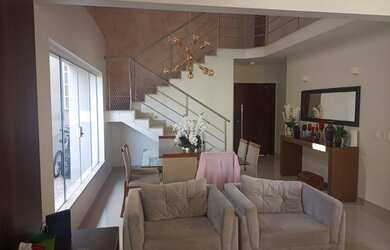 Imagem: A casa em condomínio possui 3 Dormitórios, 4 Banheiros, 4