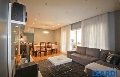 Imagem: O apartamento possui 4 Dormitórios, 3 Banheiros, 2 Vagas na