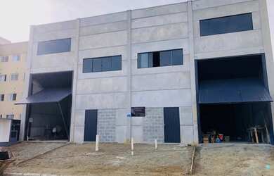 Imagem: O depósito possui 2 Vagas na garagem, 270m² de Área e está