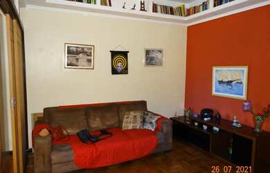 Imagem: A casa possui 2 Dormitórios, 1 Banheiro, 1 Vaga na garagem