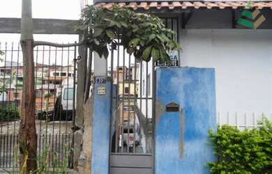 Imagem: A casa possui 2 Dormitórios, 1 Banheiro, 250m² de Área e