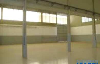 Imagem: O depósito possui 1.075m² de Área e está localizado em