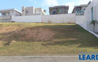 Imagem: O terreno possui 459m² de Área e está localizado em Alphaville