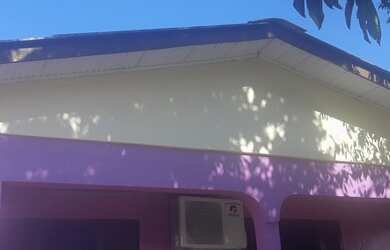 Imagem: A casa possui 2 Dormitórios, 1 Banheiro, 1 Vaga na garagem