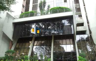 Imagem: O depósito possui 4 Vagas na garagem, 182m² de Área e está