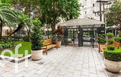 Imagem 2: Maravilhoso ap de 300m2 com 03 dorm.s 01 suíte 02 vagas no Jardim Europa