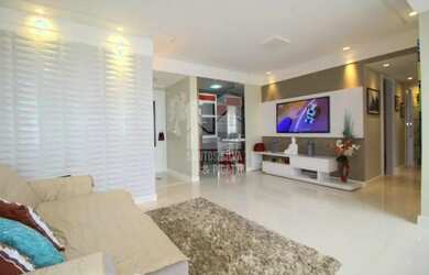 Imagem: A casa possui 3 Dormitórios, 2 Banheiros, 2 Vagas na garagem