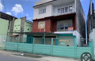 Imagem: O depósito possui 2 Vagas na garagem, 100m² de Área e está