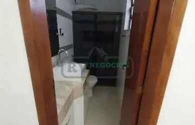 Imagem: A casa possui 4 Dormitórios, 4 Banheiros, 2 Vagas na garagem