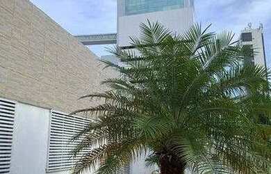 Imagem: A casa possui 3 Dormitórios, 3 Banheiros, 4 Vagas na garagem