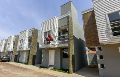 Imagem: A casa em condomínio possui 3 Dormitórios, 1 Banheiro, 1 Vaga