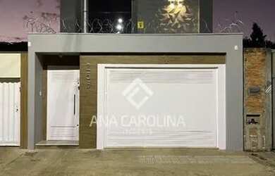 Imagem: A casa possui 3 Dormitórios, 2 Banheiros, 2 Vagas na garagem