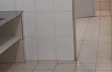 Imagem: A casa possui 1 Dormitório, 1 Banheiro, 1 Vaga na garagem e