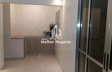 Imagem: A casa possui 3 Dormitórios, 3 Banheiros, 2 Vagas na garagem