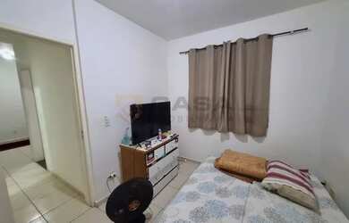 Imagem: O apartamento possui 1 Dormitório, 1 Banheiro, 1 Vaga na garagem