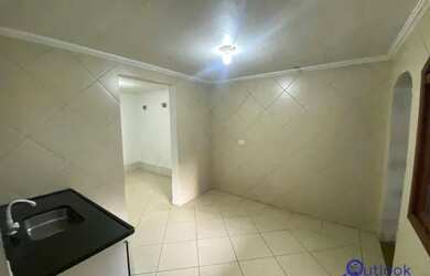 Imagem: A casa possui 1 Dormitório, 1 Banheiro, 25m² de Área e está