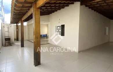 Imagem: A casa possui 3 Dormitórios, 2 Banheiros, 3 Vagas na garagem