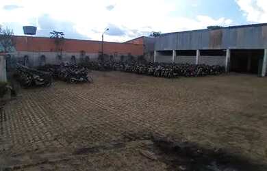 Imagem 16: Galpão localizado no Setor Santa Genoveva, de 2.500m² e 8 salas